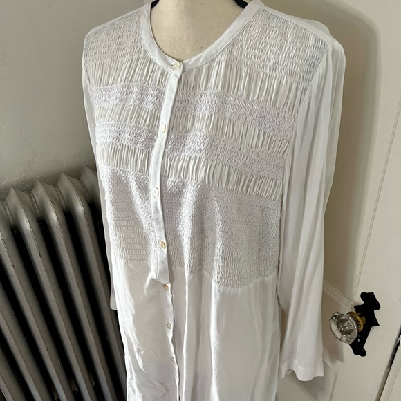 White lightweight button up tunic J Jill - Picture 2 of 5